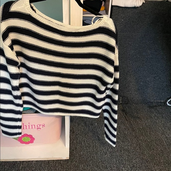 Black and white striped sweater - Picture 3 of 3